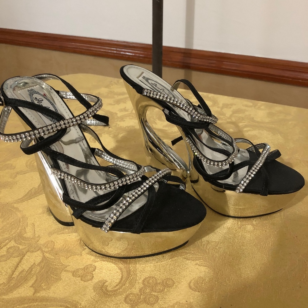 HIGH HEELS